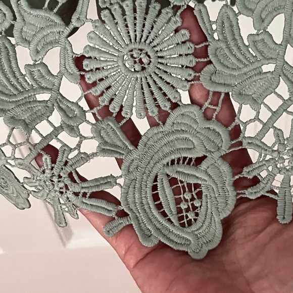 Lulu’s Sage Love Poem Lace Overlay Halter Mini Cocktail Dress Size Large - Picture 4 of 16